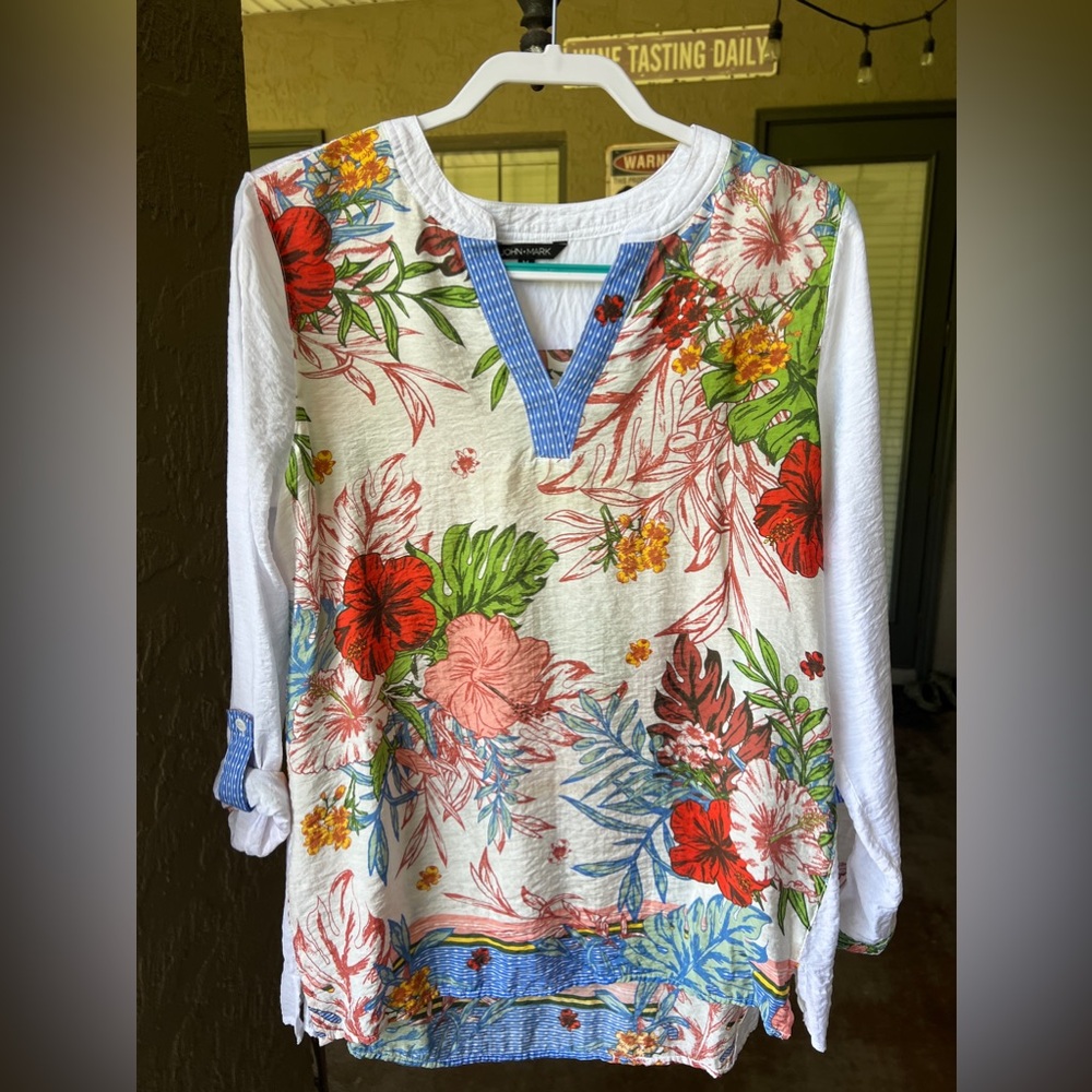 John Mark Sheer Floral Tunic Top Medium
